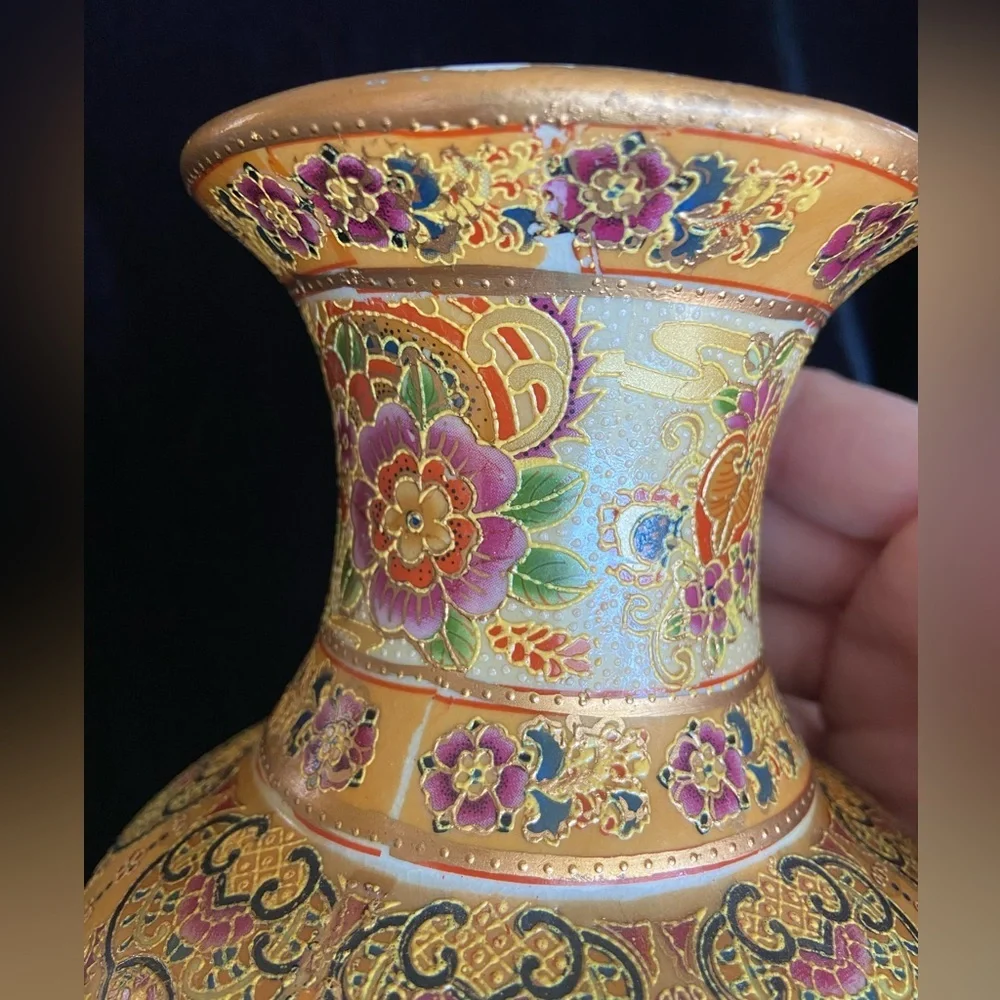 Royal Satsuma Vase Gold Embossed Moriage Geishas & Garden 12